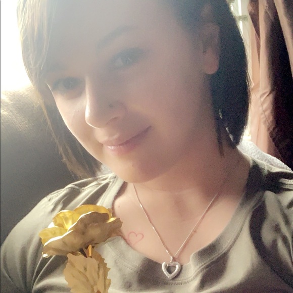 Meet your Posher, Adrianah - Picture 1 of 1